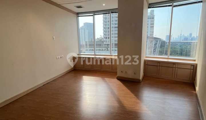 Ultra Luxury Wood-Themed Office Space Ready to Move In New Unit Ultra Luxury Wood-Themed Office Space Ready to Move In New Unit