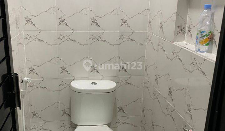 Rumah Minimalis Modern 3 Lantai Di Warakas