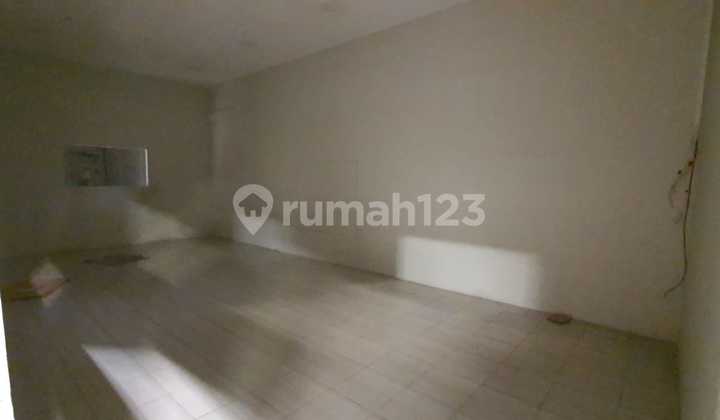 For Rent Warehouse on Manukan Wetan Main Road