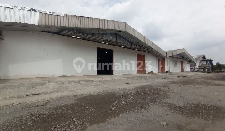For Rent Warehouse Area: 4,989 sqm Depok-Ciracas Ready to Use For Rent Warehouse Area: 4,989 sqm Depok-Ciracas Ready to Use