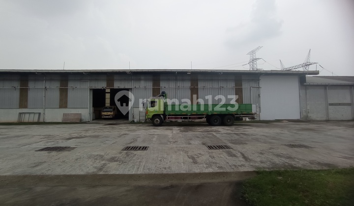 Warehouse/factory for rent 1,500 M2 E-poxi Gunung Putri Ready to Use