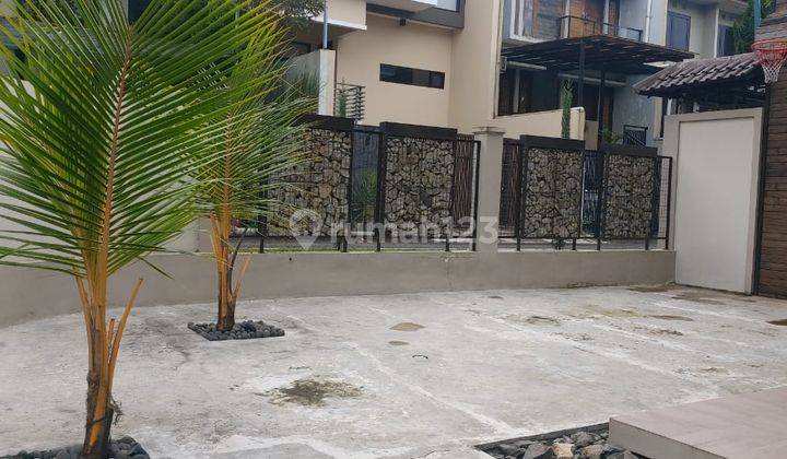 Rumah 2 Lantai bergaya Minimalis di Setra Duta Bandung 2