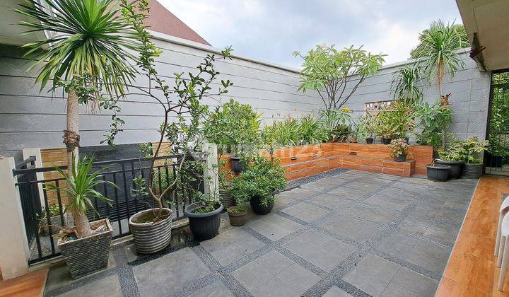 RUMAH FULL FURNISH & SIAP HUNI DGN ROOFTOP 5 KMR DI JAKARTA TIMUR