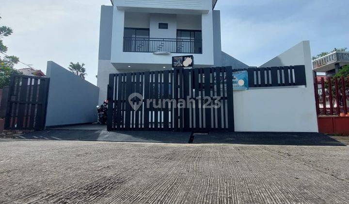 RUMAH BARU 5 KAMAR DESIGN MODERN DLM PERUMAHAN NYAMAN DI PD GEDE
