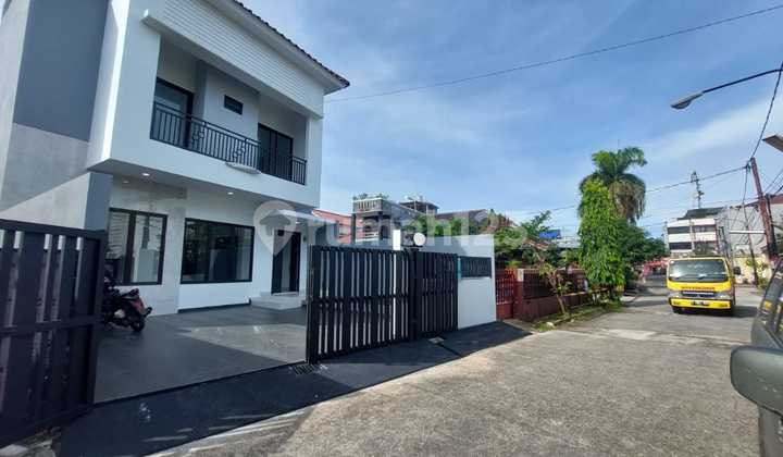 RUMAH BARU 5 KAMAR DESIGN MODERN DLM PERUMAHAN NYAMAN DI PD GEDE