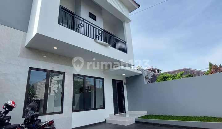 RUMAH BARU 5 KAMAR DESIGN MODERN DLM PERUMAHAN NYAMAN DI PD GEDE