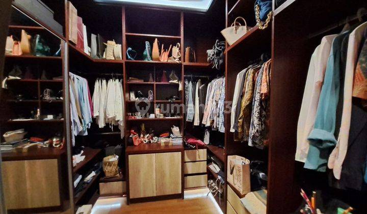 RUMAH CANTIK TERAWAT 5 KAMAR ADA ROOFTOP DLM KOMPLEK DI JKT TIMUR 15