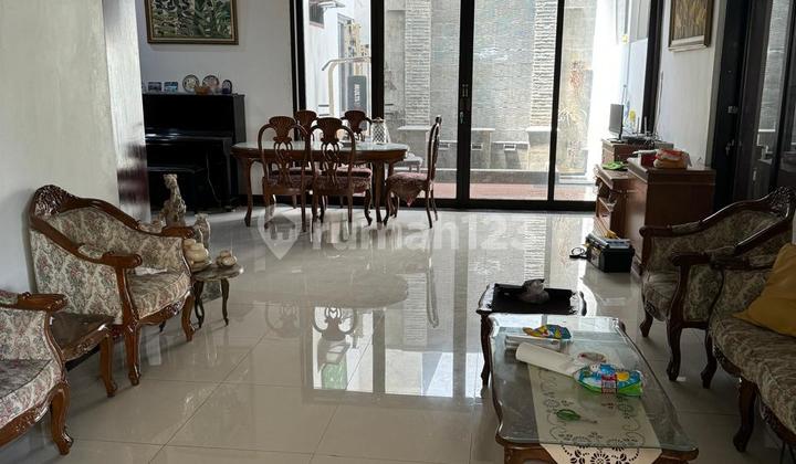 House for rent in Pamulang Permai. House for rent in Pamulang Permai.