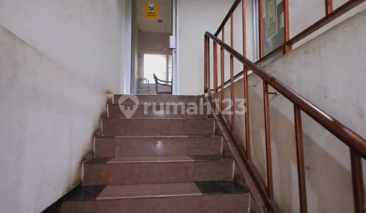 shop house on kramat raya street central jakarta, danny owr 2