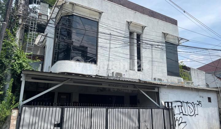 Kemang Jl Bank Jak Sel,Yumar