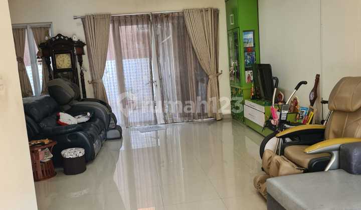 house in nusaloka bsd jl samasir,yuni owr 2