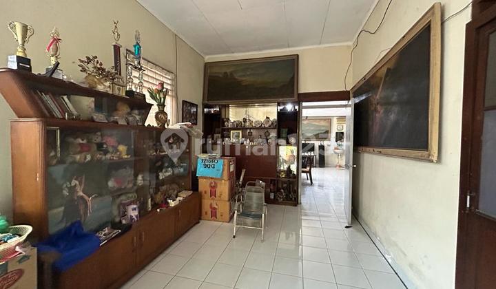 house on health street, central jakarta, edrew owr house on health street, central jakarta, edrew owr