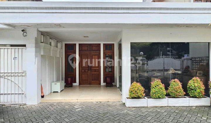 Rumah Dijl Suryo Senopati, Jhon Owr