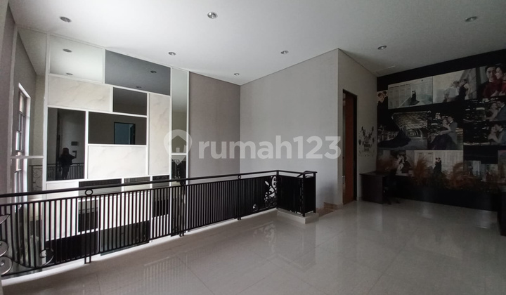 Disewakan Rumah Di Pakuwon Indah Mansion 6