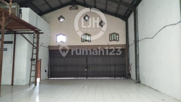 Gudang siap pakai di jalan Sawojajar