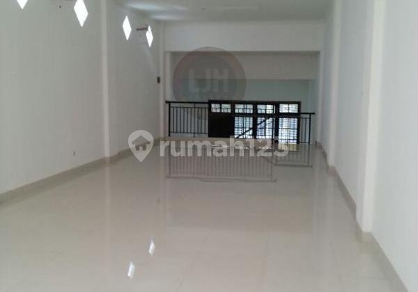 Ruko 3 lantai di tengah kota, jalan MT. Haryono 1