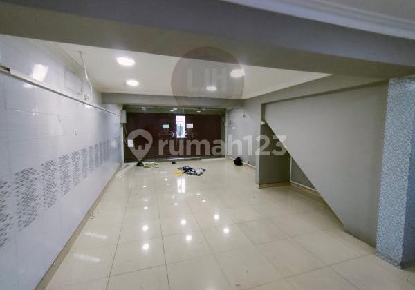 Ruko siap pakai di jalan Kartini