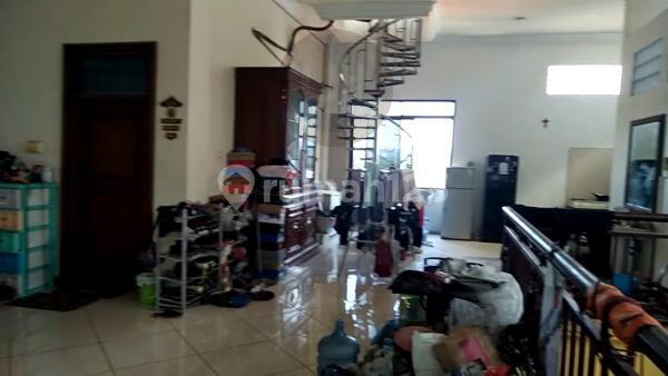 Ruko 3 lantai di Majapahit 2