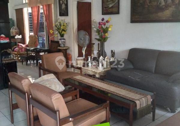 Ready-to-live-in house on Nangka Street 2