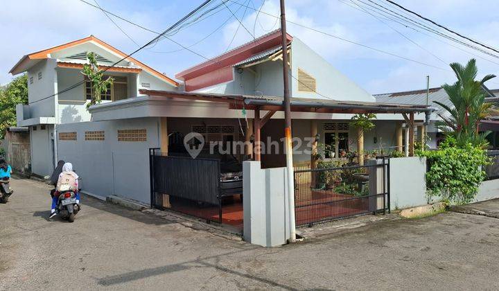 Dijual rumah Hoek di Pondok Jatimurni hanya 750 m dari pintu tol Jatiwarna.  1