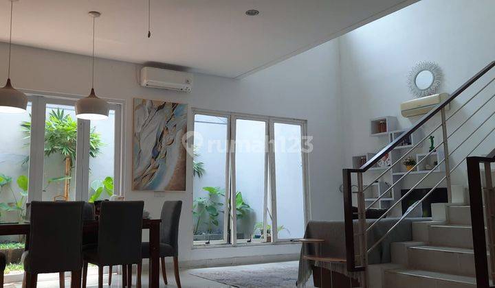 Dijual Rumah Mewah Full Furnished di Bsd City Tangerang,di The Green Cluster Blossom Ville 2