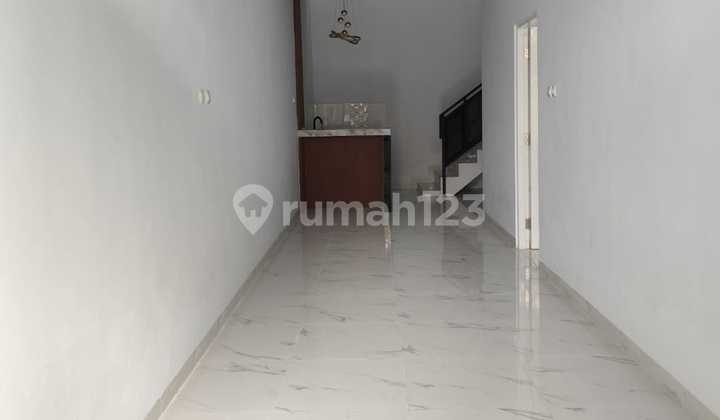 Dijual Rumah di Harapan Indah 2