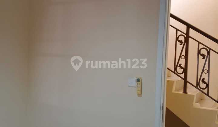 Disewakan rumah 2 lantai di jakarta garden city 2