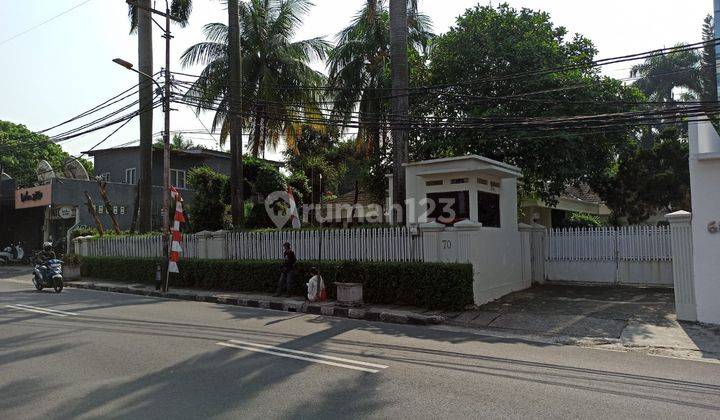 Dijual Rumah Luas di Jl Raya Kebon Jeruk 1