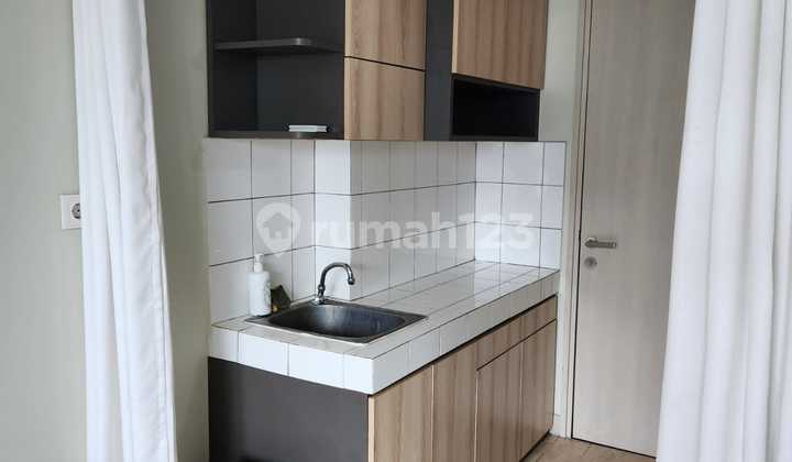 Dijual atau Disewakan Apartemen Springlake View, Summarecon Bekasi Tower Freesia 2