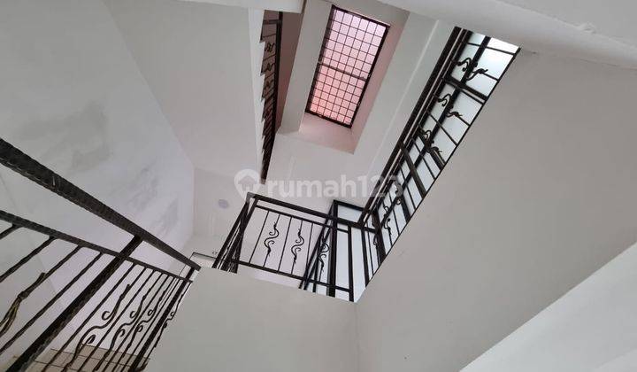 Ruko Central Park 6lantai posisi strategis jarang Ada 20