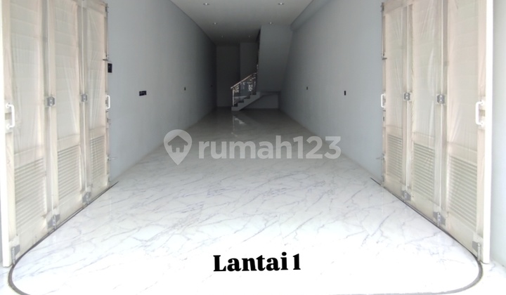 For Rent/Sale 4-Story Shop House in Genteng Muhammadiyah - Central Surabaya 2