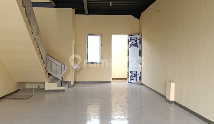 For Sale: Newly Built Shop House at Zero Point of Karangandong Main Road, Kedamean - Gresik