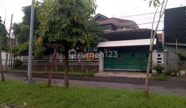 Rumah mewah 2 lantai pinggir jalan raya utama, Perum Pondok Jati, Pusat kota Sidoarjo 1