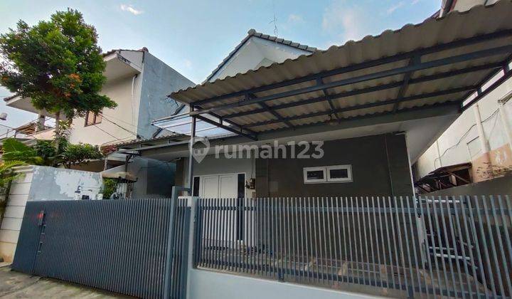 Rumah siap huni lokasi strategis di Kebayoran Baru 2