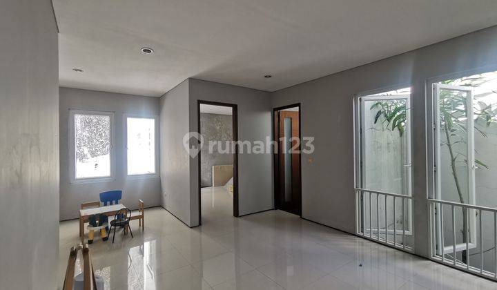 Rumah di kawasan elite 11