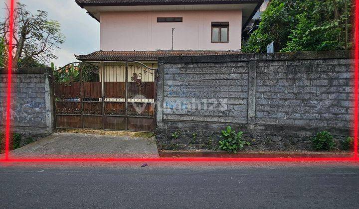 Dijual rumah pinggir jalan utama cocok untuk investasi 2