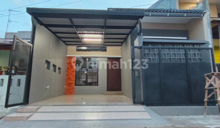 Rumah Full Renov di Harapan Indah Bekasi
