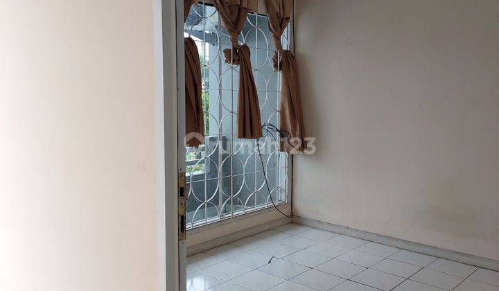 Rumah 2 Lantai Bagus di Taman Modern Cakung 8