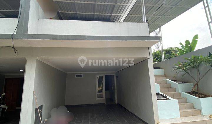 Rumah 2 Lantai di Jalan Antilope, Bekasi Cluster Penrose Jatikramat 1