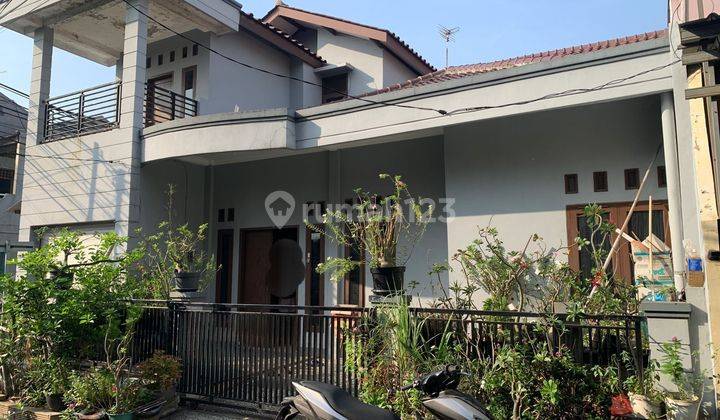 Rumah 2 Lantai Hoek di Jl Nusa Indah Harapan Indah Bekasi 2