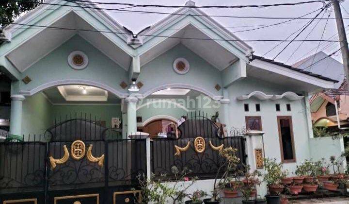 Rumah Hoek di Taman Harapan Baru Bekasi 1