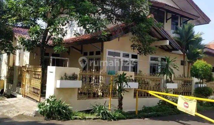 Rumah 2 Lantai Hoek di Larangan Indah Tangerang 1