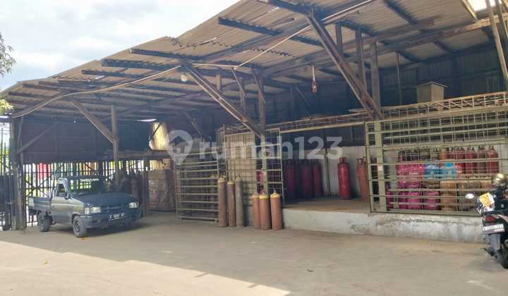 Boarding House Building Materials Shop in Kapuk Kamal, West Jakarta