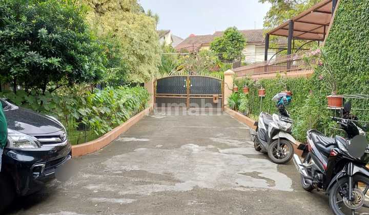 Rumah Hoek Dekat Binus Kemanggisan Jakarta Barat 2