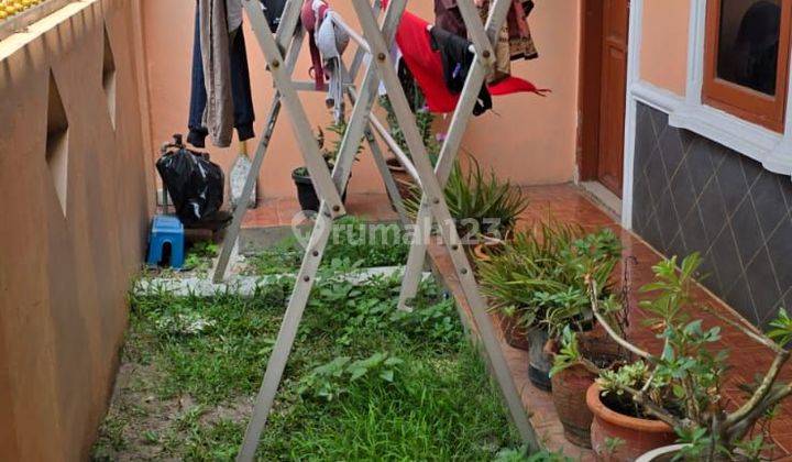 foto lainnya rumah gandeng 2 lantai di