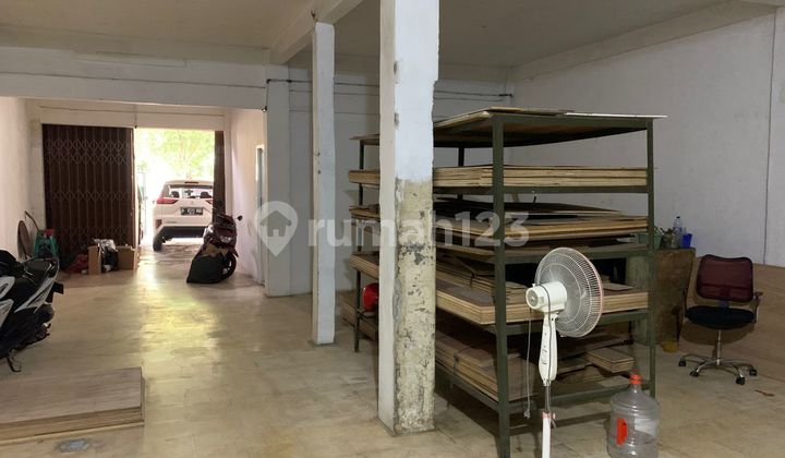 For rent: 2½-story shop house on Jln KRT Radjiman, Jatinegara, East Jakarta. 2