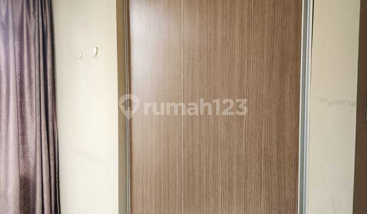 Dijual Apartemen Slipi, 3 Bedroom, View Senayan. Lingkungan Strategis 3