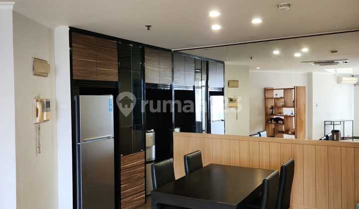 Dijual Apartemen Slipi, 3 Bedroom, View Senayan. Lingkungan Strategis 9