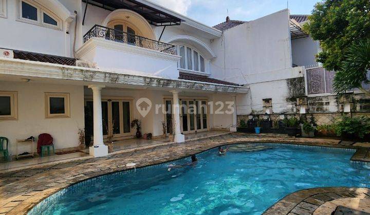 Rumah dijual Cepat Modern Classic siap huni zona perkantoran Jakarta Selatan 2