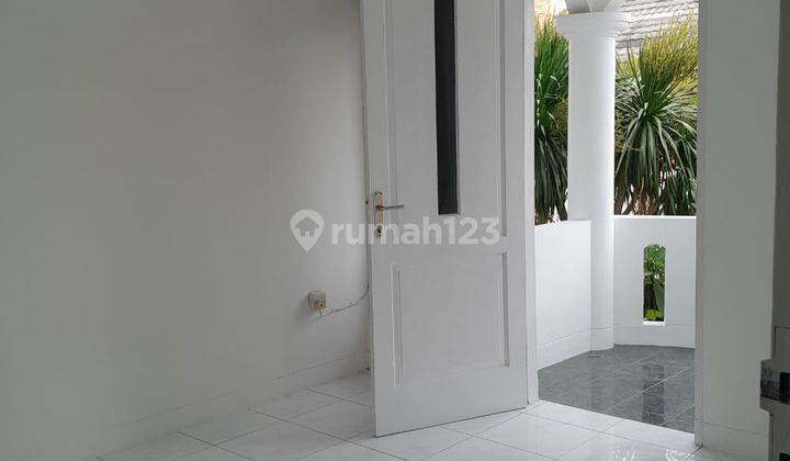 Rumah 2 Lantai Siap Huni Bagus Renovasi Bintaro, Jakarta Selatan 1